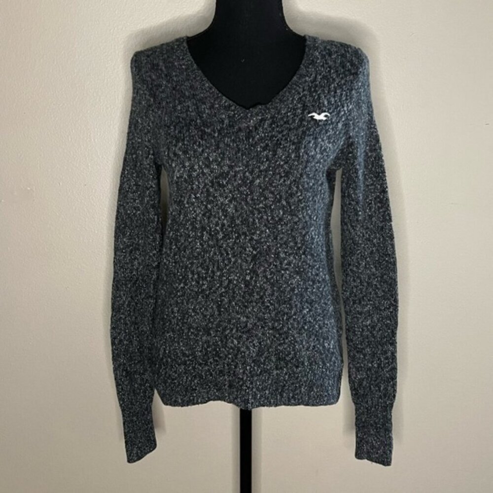 Hollister v neck sweater size XS hc